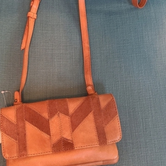 Lucky Brand Leather Purse - Picture 2 of 3